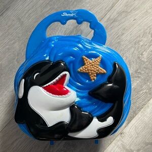 Shamu SeaWorld small lunch box